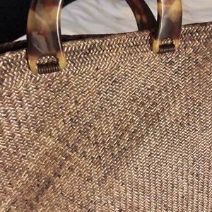 Straw handbag with Tortoise Handles